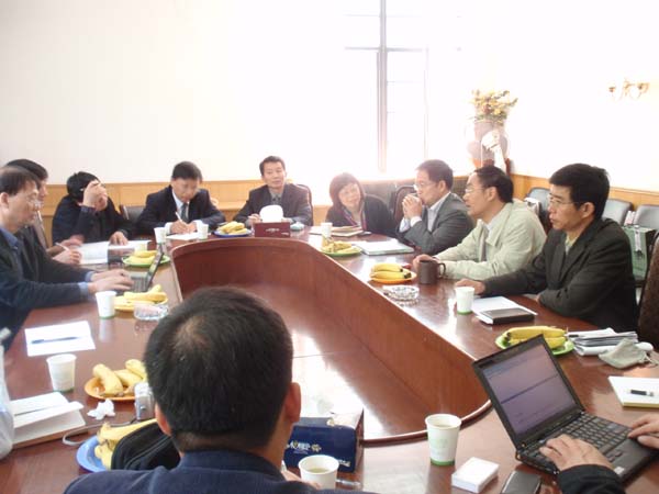 浙江高校实验室学会参观东南大学